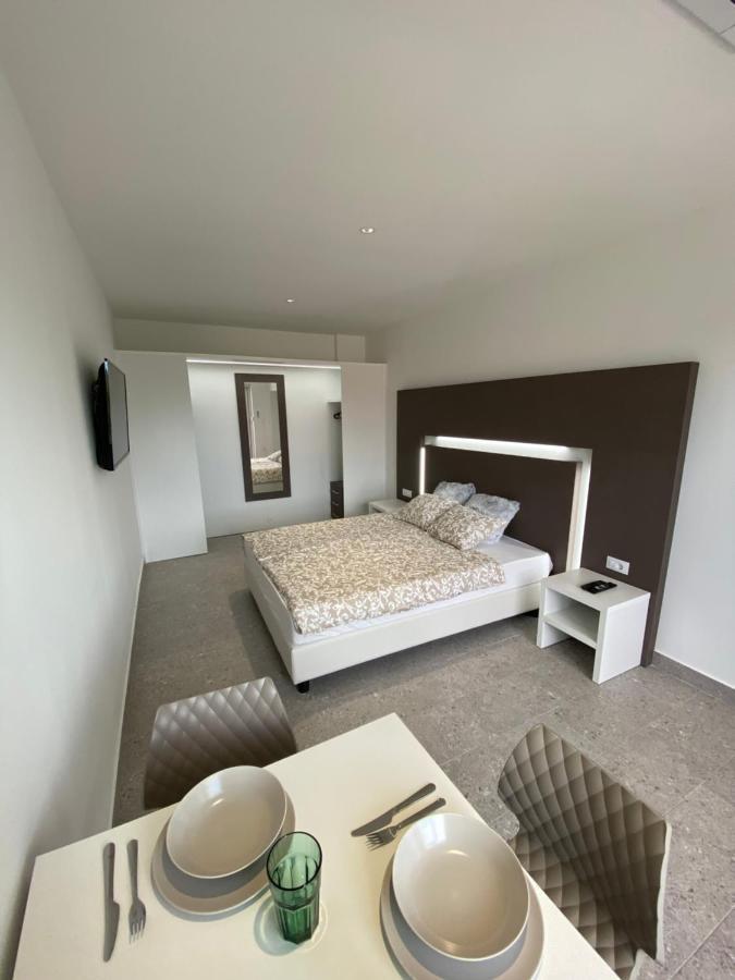 Apartmani Kumenat Biograd Na Moru Eksteriør billede