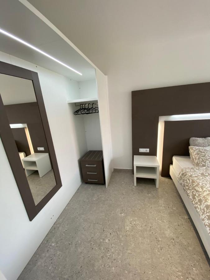 Apartmani Kumenat Biograd Na Moru Eksteriør billede