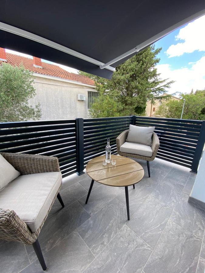 Apartmani Kumenat Biograd Na Moru Eksteriør billede