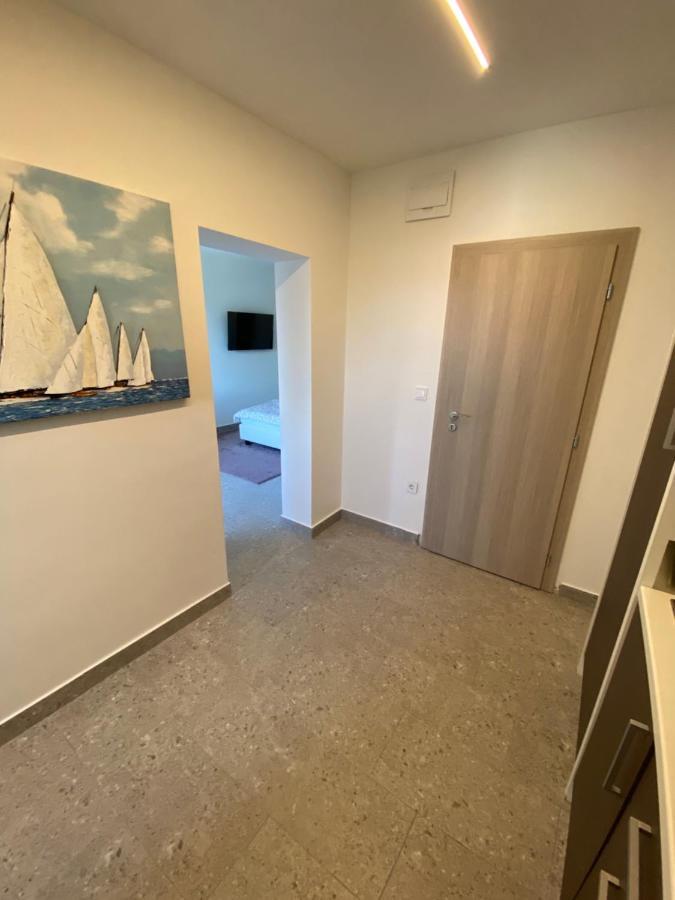 Apartmani Kumenat Biograd Na Moru Eksteriør billede