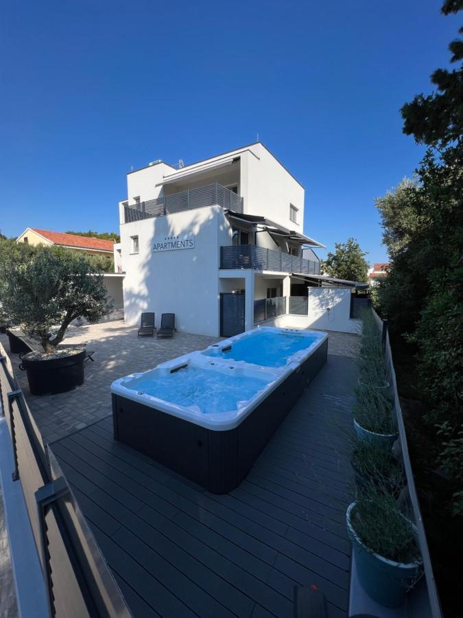 Apartmani Kumenat Biograd Na Moru Eksteriør billede